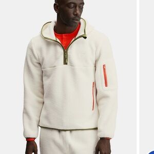 Fabletics The 1/4 Zip Explorer Pullover in bone size medium